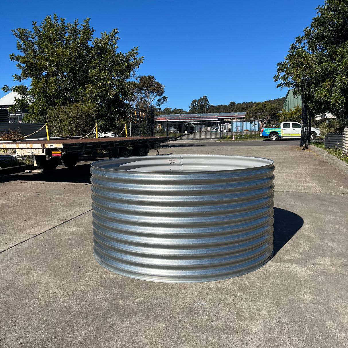 1600 x 810 Round Garden Bed