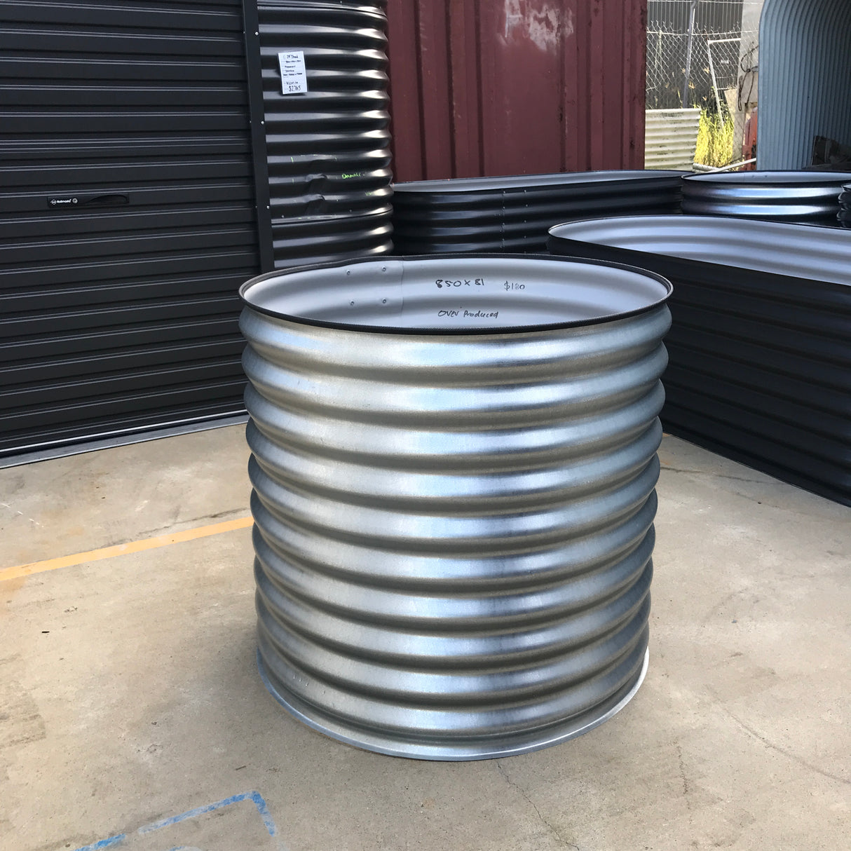 850 x 810 Round Garden Bed