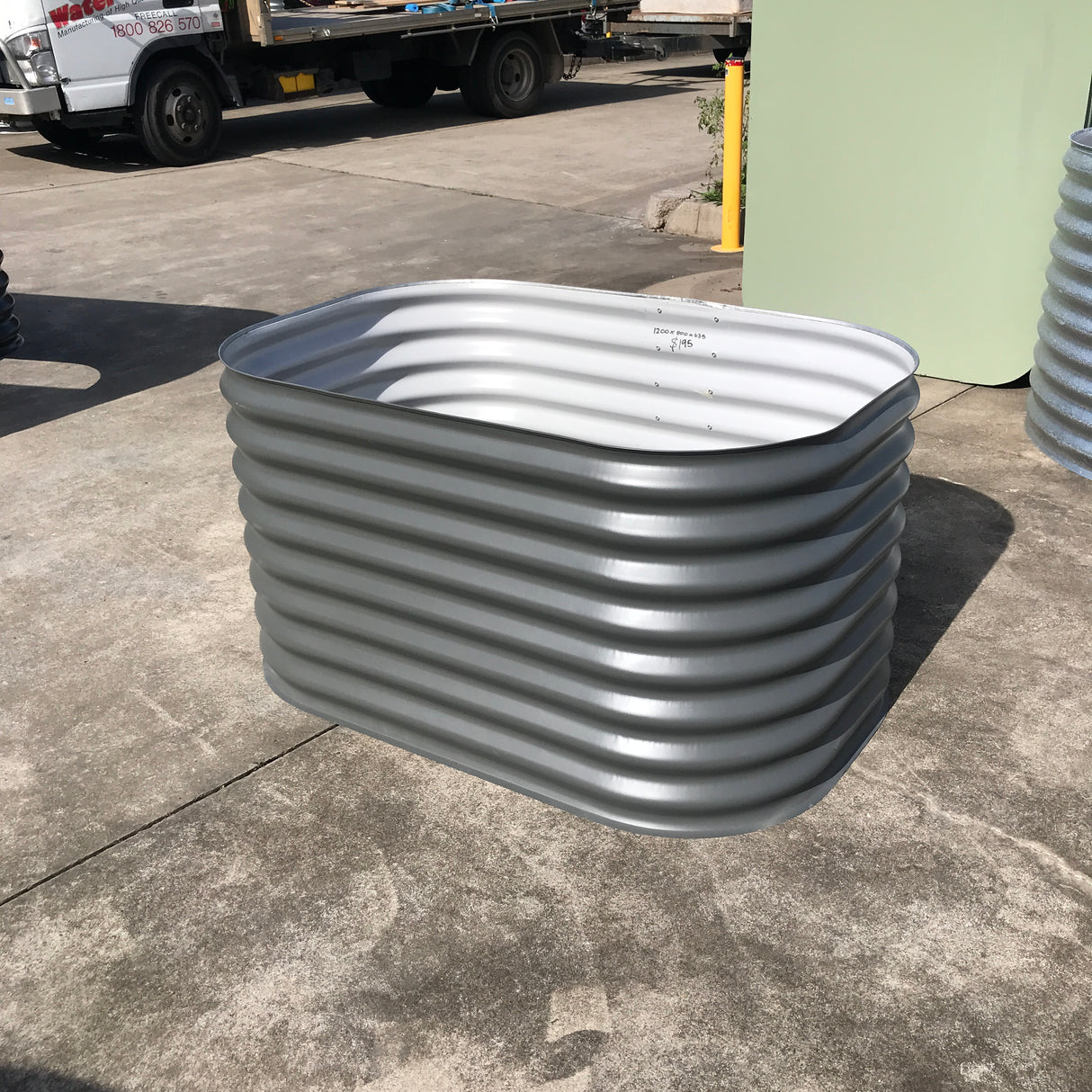 1200 x 800 x 635 Modline Garden Bed